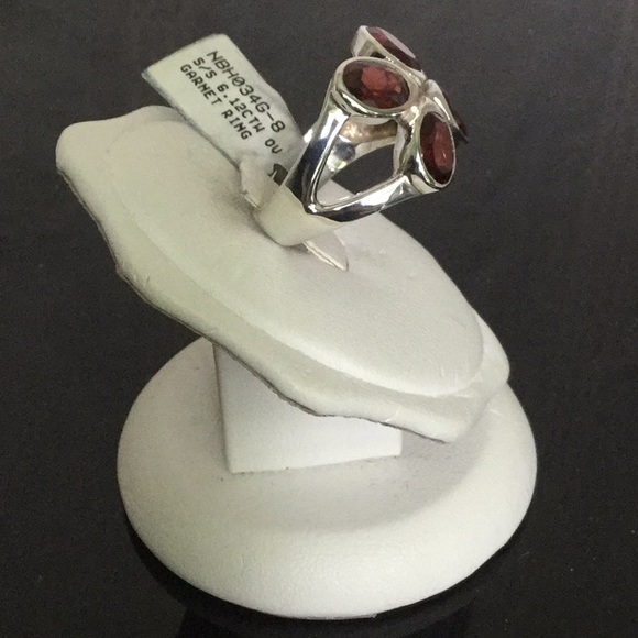 Vtg.925SterlingSilver6.12ctwOvalGarnet Ring.Sz8.25 - Picture 3 of 8